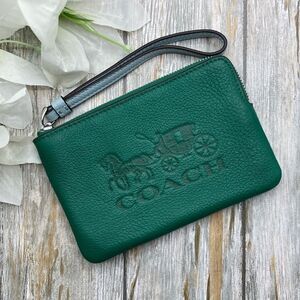 COACH Corner Zip Wristlet With Horse And Carriage Leather Wallet Purse Bag